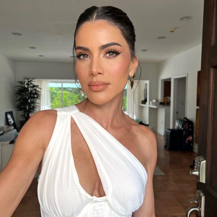 Influencer Camila Coelho Shares Sweat-Proof Tip to Keep Your Makeup From Melting in the Sun - E! Online