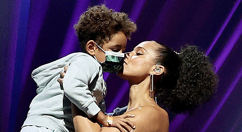 Alicia Keys’ Son Genesis, 8, Stands Guard All the way through Contemporary Efficiency: ‘Enjoying No Video games On Mother’s Level!’